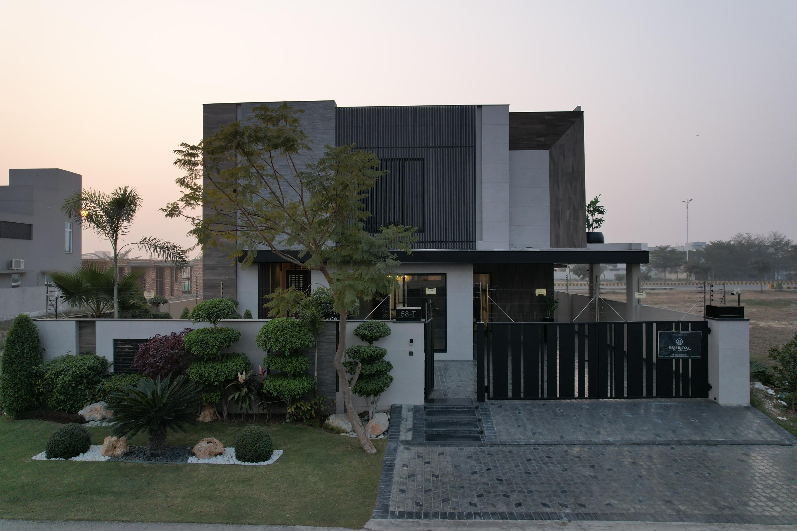 KANAL BUNGALOW FOR SALE IN Block T DHA PHASE 7 Beautifully Designed & Fairly Spacious