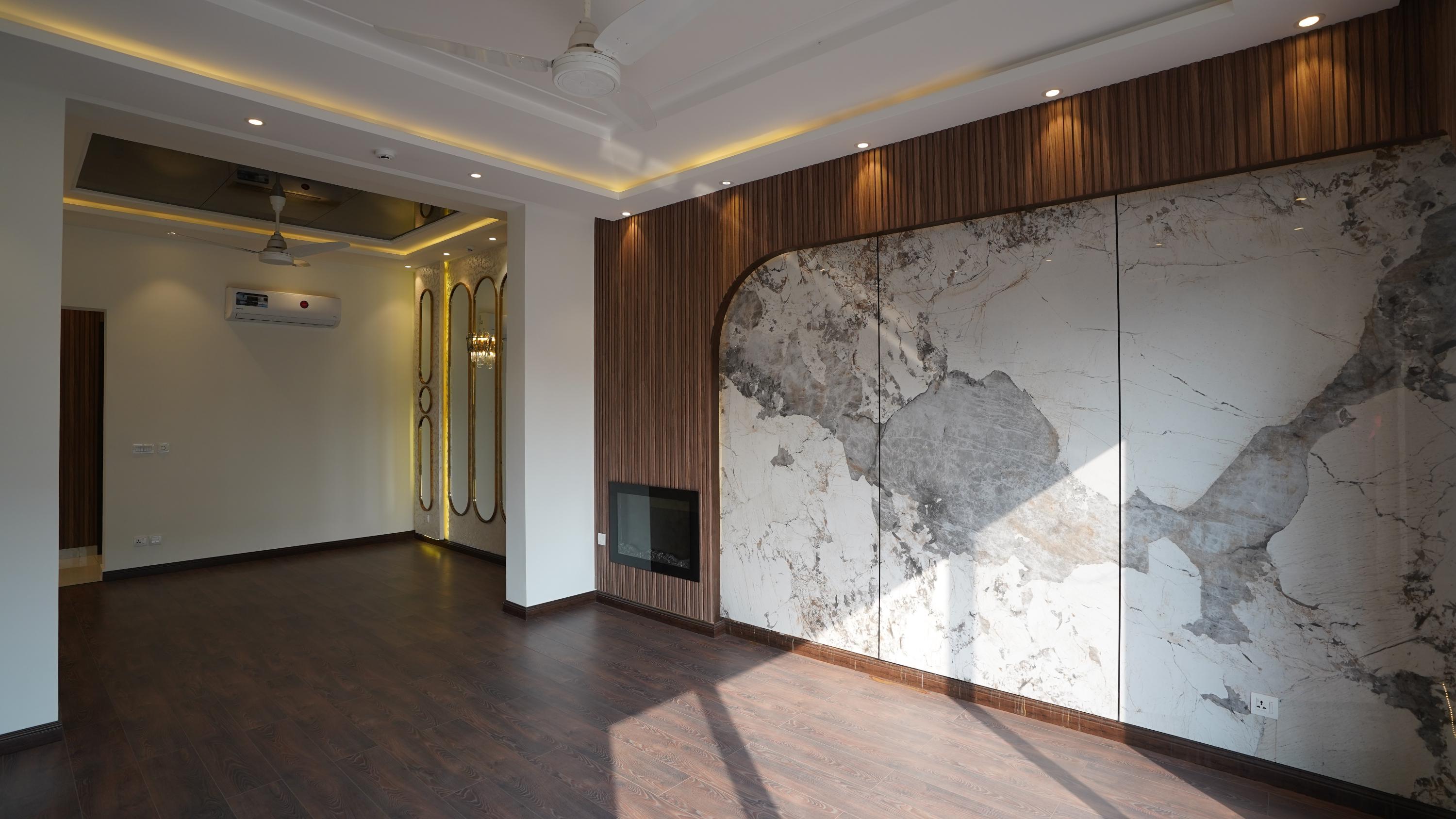 10 MARLA ELEGANT AND FULLY MAINTAINED SUPER HOT LOCATED BUNGALOW IS AVAILABLE IN THE BEST BLOCK OF DHA PHASE 1 LAHORE.