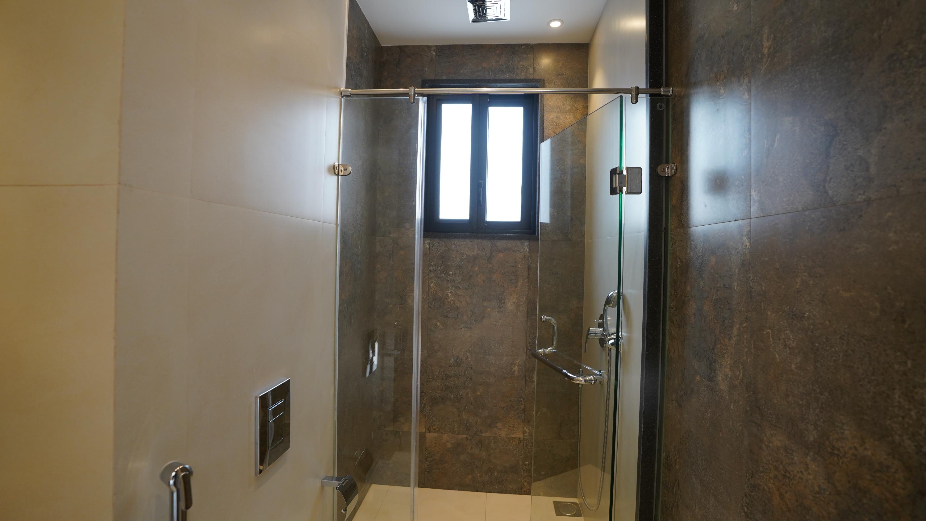 10 MARLA ELEGANT AND FULLY MAINTAINED SUPER HOT LOCATED BUNGALOW IS AVAILABLE IN THE BEST BLOCK OF DHA PHASE 1 LAHORE.