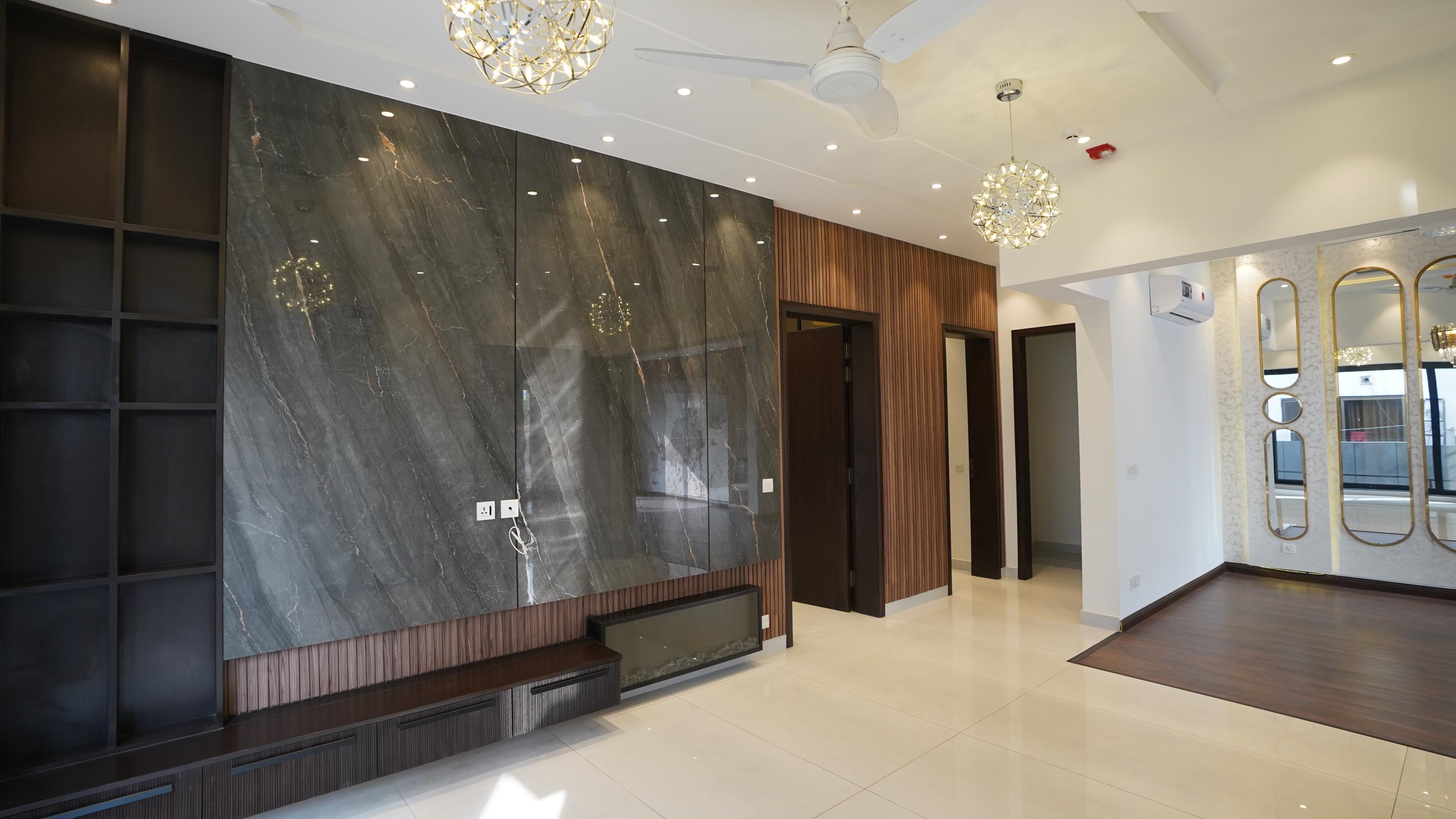 10 MARLA ELEGANT AND FULLY MAINTAINED SUPER HOT LOCATED BUNGALOW IS AVAILABLE IN THE BEST BLOCK OF DHA PHASE 1 LAHORE.