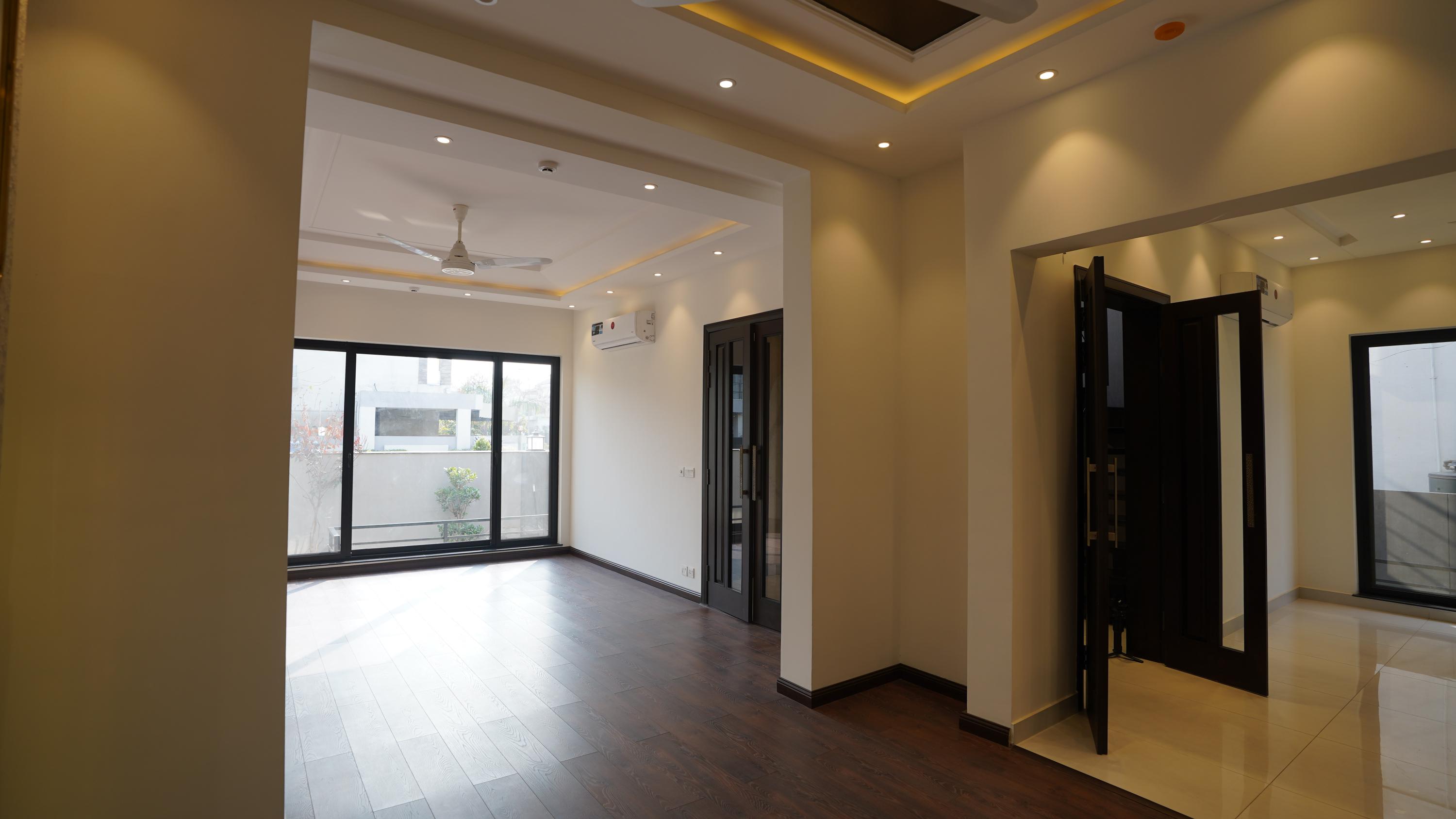 10 MARLA ELEGANT AND FULLY MAINTAINED SUPER HOT LOCATED BUNGALOW IS AVAILABLE IN THE BEST BLOCK OF DHA PHASE 1 LAHORE.