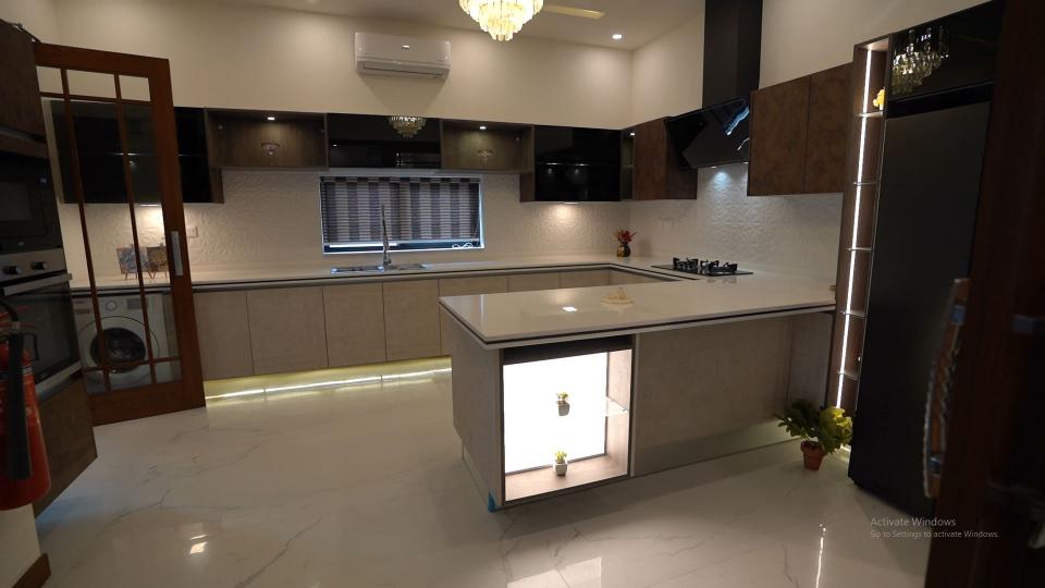 20 MARLA ELEGANT AND FULLY MAINTAINED SUPER HOT LOCATED BUNGALOW FOR SALE  BLOCK  B  OF DHA PHASE 6 LAHORE.