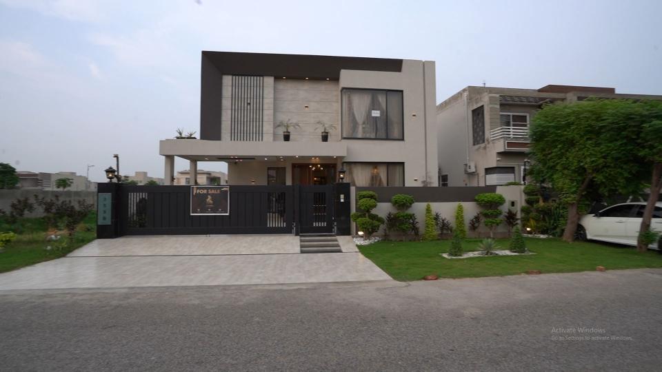 20 MARLA ELEGANT AND FULLY MAINTAINED SUPER HOT LOCATED BUNGALOW FOR SALE  BLOCK  B  OF DHA PHASE 6 LAHORE.