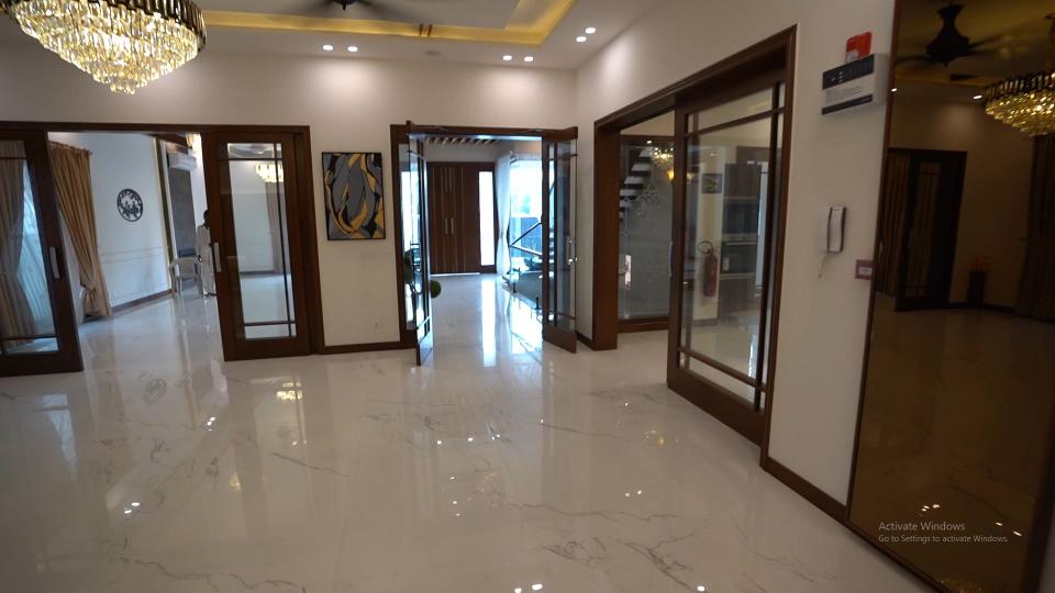 20 MARLA ELEGANT AND FULLY MAINTAINED SUPER HOT LOCATED BUNGALOW FOR SALE  BLOCK  B  OF DHA PHASE 6 LAHORE.