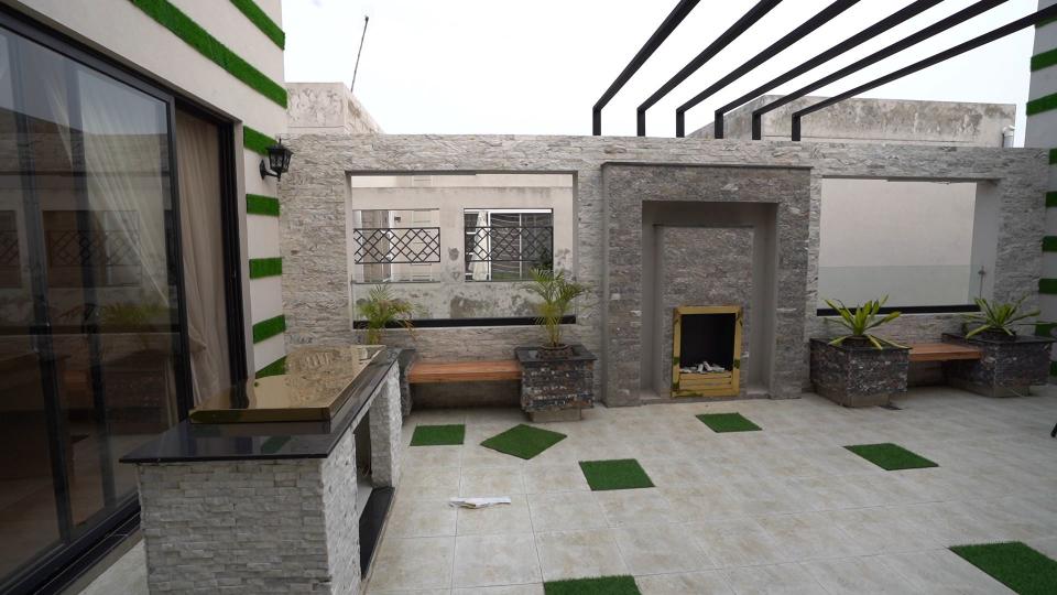 20 MARLA ELEGANT AND FULLY MAINTAINED SUPER HOT LOCATED BUNGALOW FOR SALE  BLOCK  B  OF DHA PHASE 6 LAHORE.