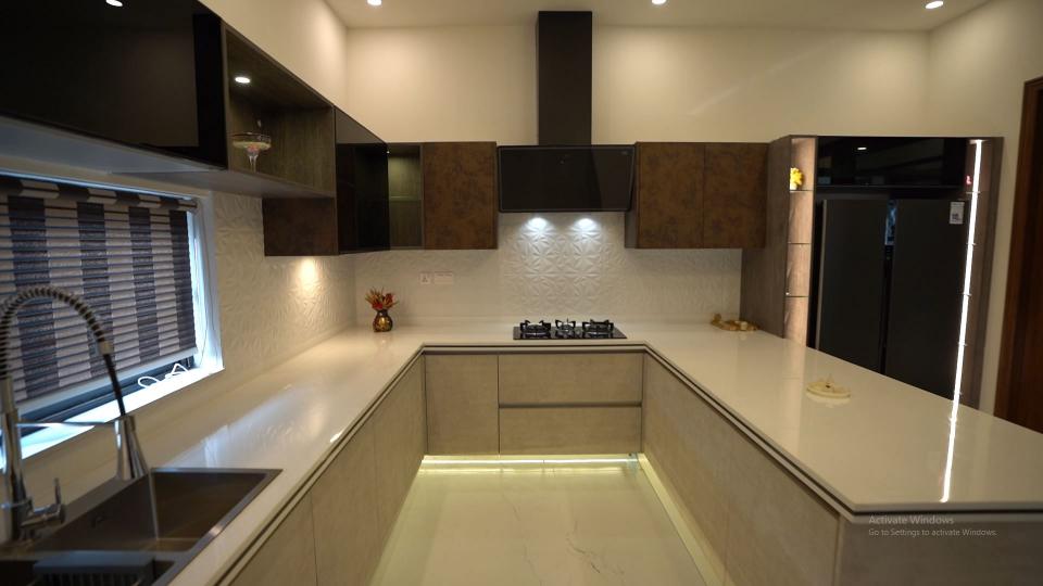 20 MARLA ELEGANT AND FULLY MAINTAINED SUPER HOT LOCATED BUNGALOW FOR SALE  BLOCK  B  OF DHA PHASE 6 LAHORE.