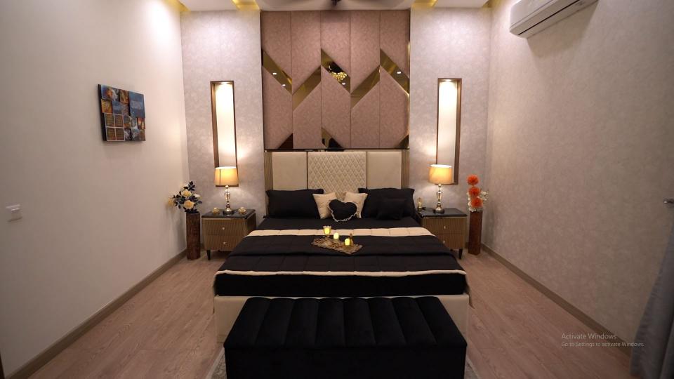 20 MARLA ELEGANT AND FULLY MAINTAINED SUPER HOT LOCATED BUNGALOW FOR SALE  BLOCK  B  OF DHA PHASE 6 LAHORE.