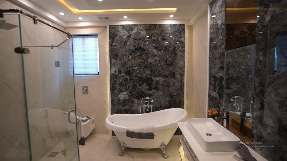 20 MARLA ELEGANT AND FULLY MAINTAINED SUPER HOT LOCATED BUNGALOW FOR SALE  BLOCK  B  OF DHA PHASE 6 LAHORE.