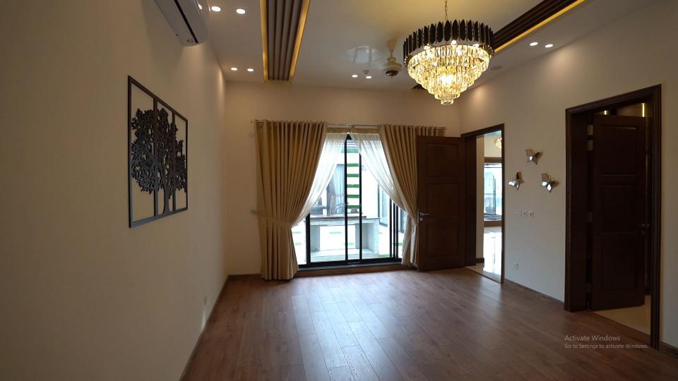 20 MARLA ELEGANT AND FULLY MAINTAINED SUPER HOT LOCATED BUNGALOW FOR SALE  BLOCK  B  OF DHA PHASE 6 LAHORE.