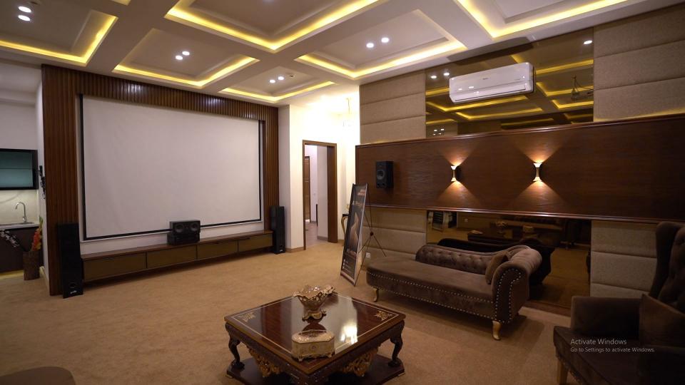 20 MARLA ELEGANT AND FULLY MAINTAINED SUPER HOT LOCATED BUNGALOW FOR SALE  BLOCK  B  OF DHA PHASE 6 LAHORE.