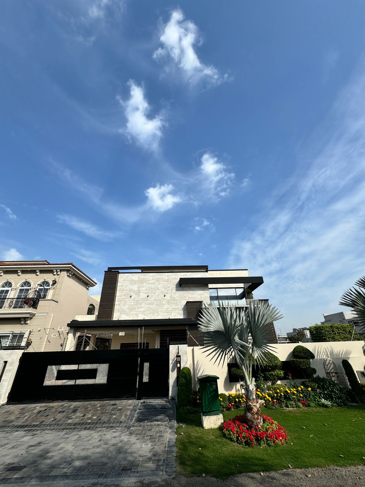 1 KANAL FULLY FURNISHED ULTRA MODERN LUXURY BUNGALOW AVAILABLE FOR SALE OF DHA PHASE 6 M Block