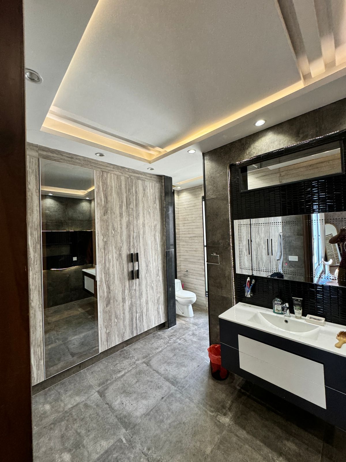 1 KANAL FULLY FURNISHED ULTRA MODERN LUXURY BUNGALOW AVAILABLE FOR SALE OF DHA PHASE 6 M Block