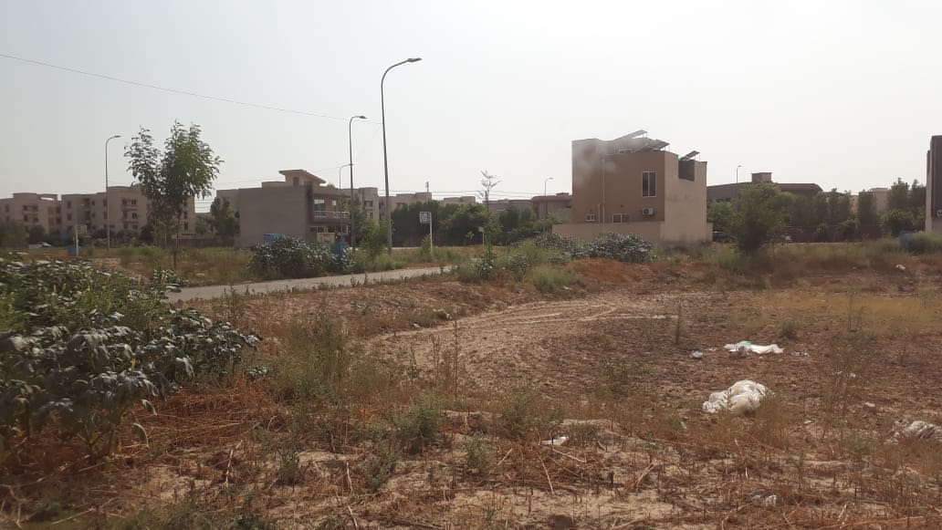 1 kanal plot Available for Sale in Wapda Town Block  B4  nearby Main Entrance Gate