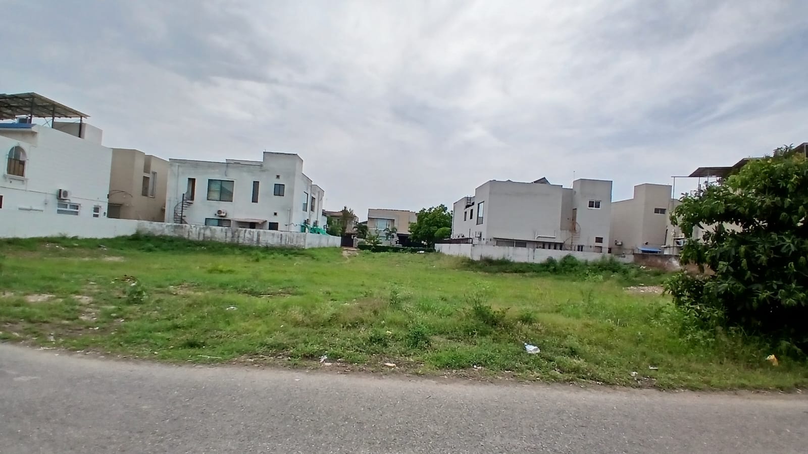 10 Marla  Plot  Is Available For Sale In Dha phase 8  Plot # Z4 625